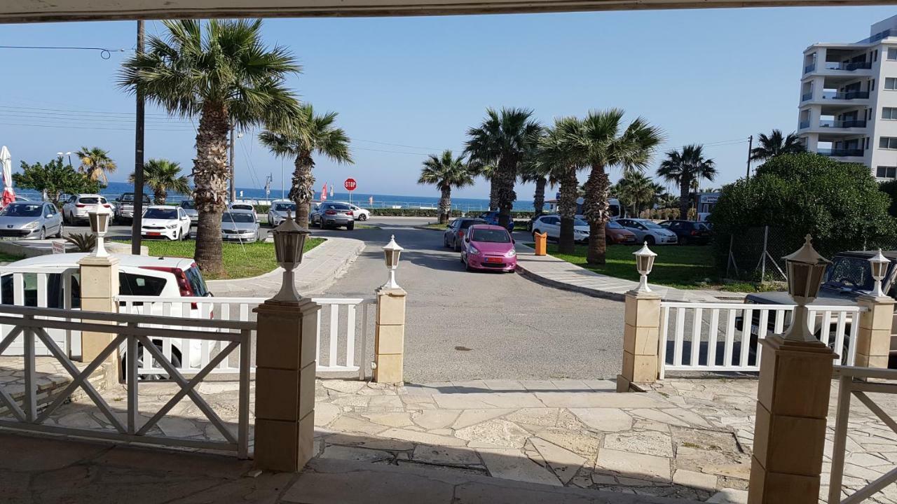 Zorbas No 2 Apartment Larnaca Exterior photo